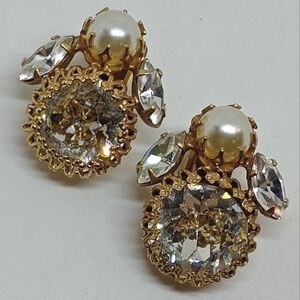 * vintage Schreiner faux pearl with clear crystals gold tone clip on earrings